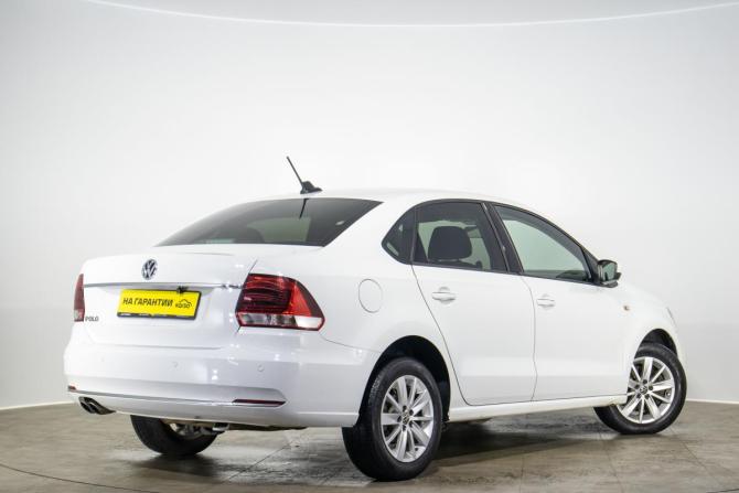 Volkswagen Polo V Рестайлинг с пробегом 2017 года, цена 1 329 000 рублей, 131800 км, седан, Автокод Объявления