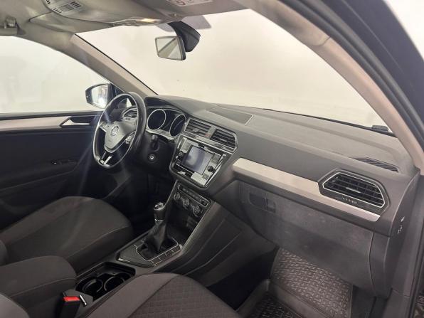 Volkswagen Tiguan II с пробегом 2017 года, цена 1 843 000 рублей, 241796 км, внедорожник, Автокод Объявления