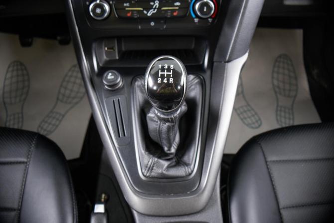 Ford Focus III Рестайлинг с пробегом 2017 года, цена 1 099 000 рублей, 137000 км, универсал, Автокод Объявления