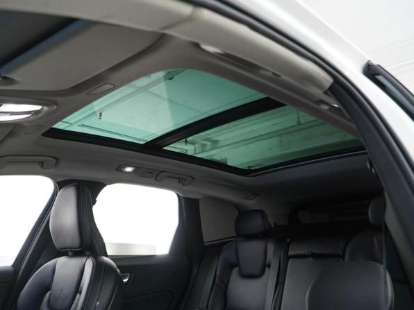 Volvo XC60 II Рестайлинг с пробегом 2021 года, цена 3 997 055 рублей, 159700 км, внедорожник, Автокод Объявления