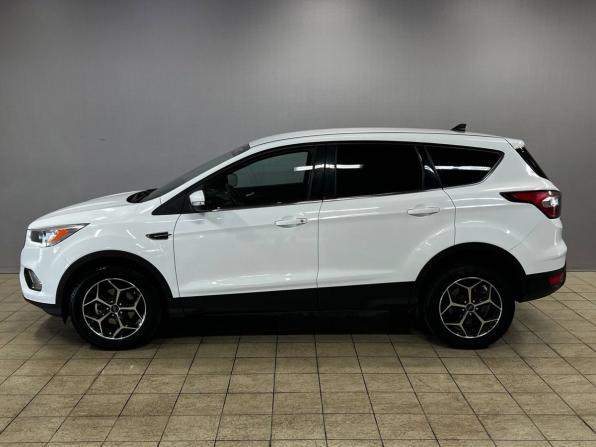 Ford Kuga II Рестайлинг с пробегом 2017 года, цена 1 650 000 рублей, 99646 км, внедорожник, Автокод Объявления