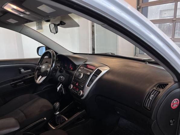 Kia Ceed I Рестайлинг с пробегом 2011 года, цена 670 000 рублей, 215792 км, хэтчбек, Автокод Объявления