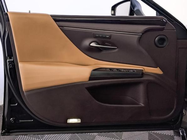 Lexus ES VII с пробегом 2018 года, цена 3 370 000 рублей, 114624 км, седан, Автокод Объявления