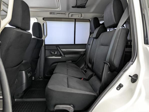 Mitsubishi Pajero IV Рестайлинг 2 с пробегом 2021 года, цена 3 900 000 рублей, 80073 км, внедорожник, Автокод Объявления