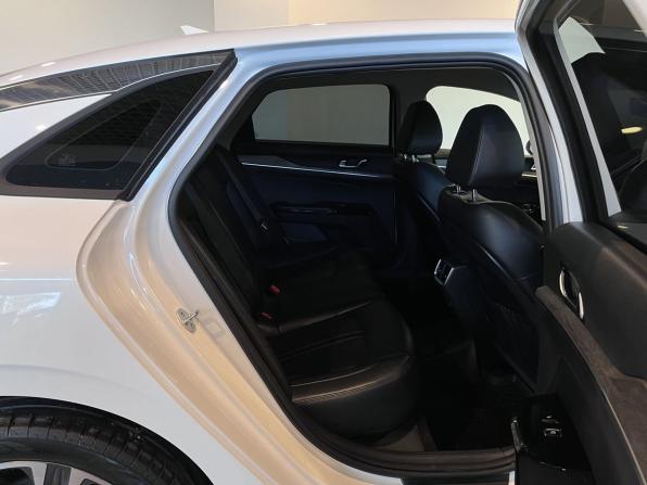 Kia K5 III с пробегом 2022 года, цена 2 150 000 рублей, 184442 км, седан, Автокод Объявления
