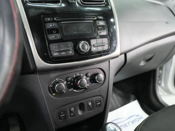 Renault Logan II с пробегом 2016 года, цена 610 000 рублей, 146000 км, седан, Автокод Объявления