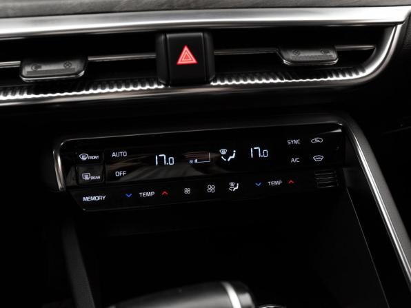 Kia K5 III с пробегом 2021 года, цена 2 770 000 рублей, 37093 км, седан, Автокод Объявления