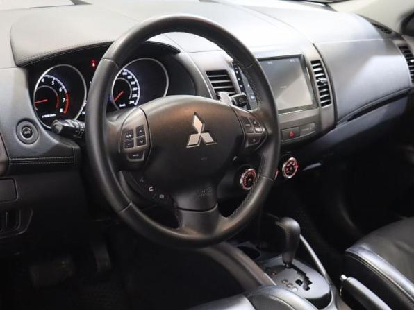Mitsubishi Outlander II Рестайлинг с пробегом 2011 года, цена 1 046 500 рублей, 200306 км, внедорожник, Автокод Объявления