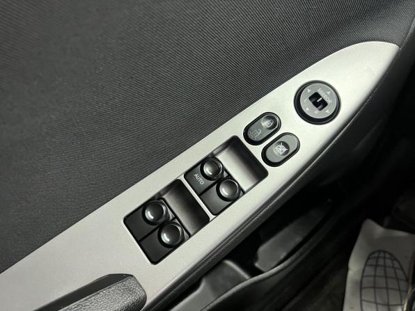 Hyundai Solaris I Рестайлинг с пробегом 2016 года, цена 999 000 рублей, 132200 км, хэтчбек, Автокод Объявления