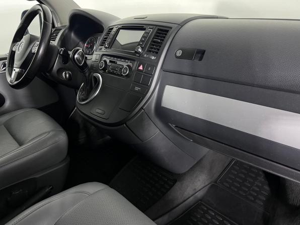 Volkswagen Multivan T5 Рестайлинг с пробегом 2013 года, цена 2 499 000 рублей, 172103 км, минивэн, Автокод Объявления