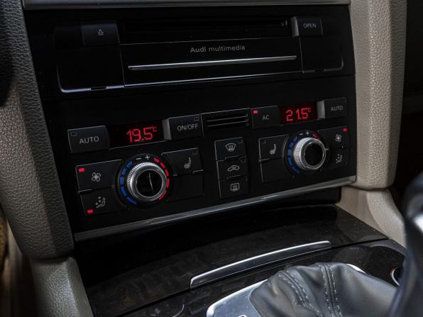 Audi Q7 I (4L) Рестайлинг с пробегом 2010 года, цена 1 879 000 рублей, 235201 км, внедорожник, Автокод Объявления