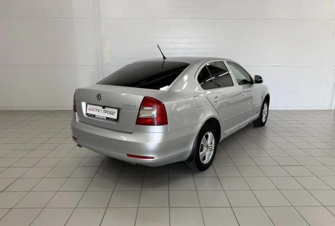 Skoda Octavia II (A5) Рестайлинг с пробегом 2012 года, цена 860 000 рублей, 251684 км, лифтбек, Автокод Объявления