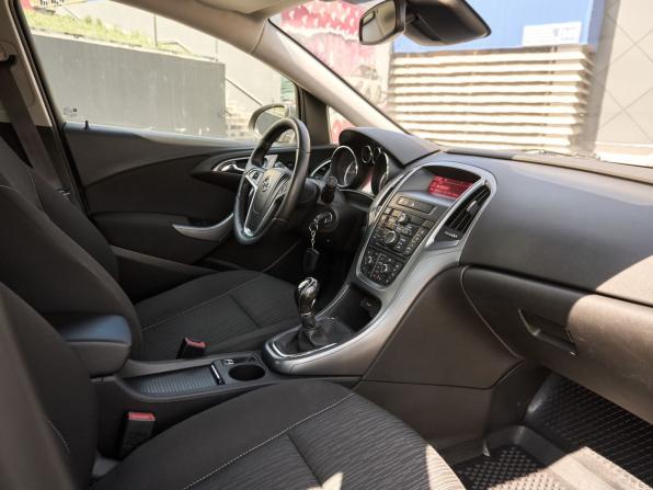 Opel Astra J Рестайлинг с пробегом 2014 года, цена 720 000 рублей, 163592 км, хэтчбек, Автокод Объявления