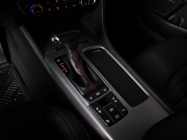 Kia Optima IV Рестайлинг с пробегом 2019 года, цена 2 369 000 рублей, 95000 км, седан, Автокод Объявления
