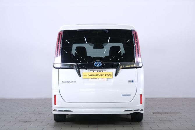 Toyota Esquire I Рестайлинг с пробегом 2019 года, цена 2 619 000 рублей, 122000 км, минивэн, Автокод Объявления