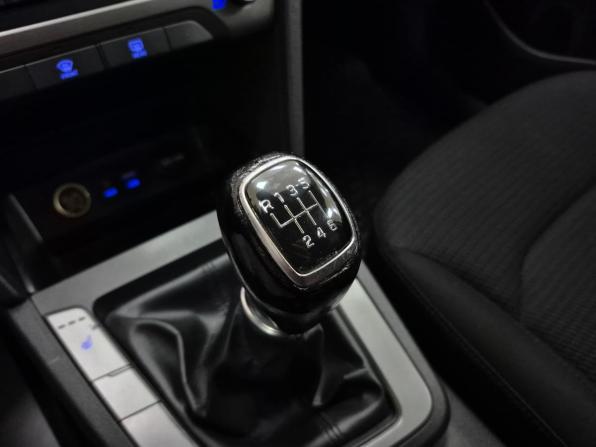 Hyundai Elantra VI (AD) с пробегом 2018 года, цена 1 250 000 рублей, 200532 км, седан, Автокод Объявления
