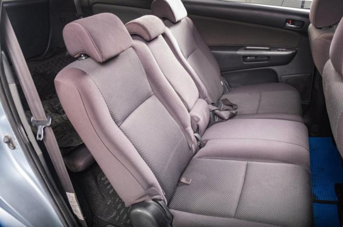 Toyota Wish I Рестайлинг с пробегом 2005 года, цена 699 000 рублей, 300000 км, компактвэн, Автокод Объявления