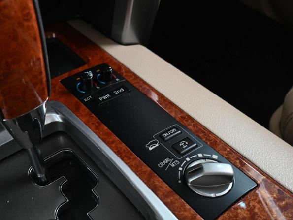 Toyota Land Cruiser 200 Series Рестайлинг 1 с пробегом 2015 года, цена 4 799 000 рублей, 266162 км, внедорожник, Автокод Объявления