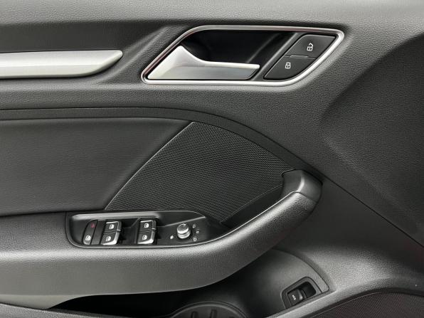 Audi A3 III (8V) Рестайлинг с пробегом 2018 года, цена 1 750 000 рублей, 229251 км, седан, Автокод Объявления