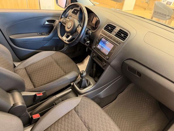 Volkswagen Polo V Рестайлинг с пробегом 2018 года, цена 919 000 рублей, 158000 км, седан, Автокод Объявления