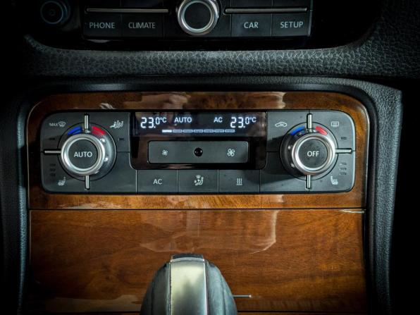 Volkswagen Touareg II с пробегом 2010 года, цена 1 994 900 рублей, 278000 км, внедорожник, Автокод Объявления