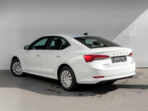 Skoda Octavia IV (A8) с пробегом 2021 года, цена 2 360 000 рублей, 53274 км, лифтбек, Автокод Объявления
