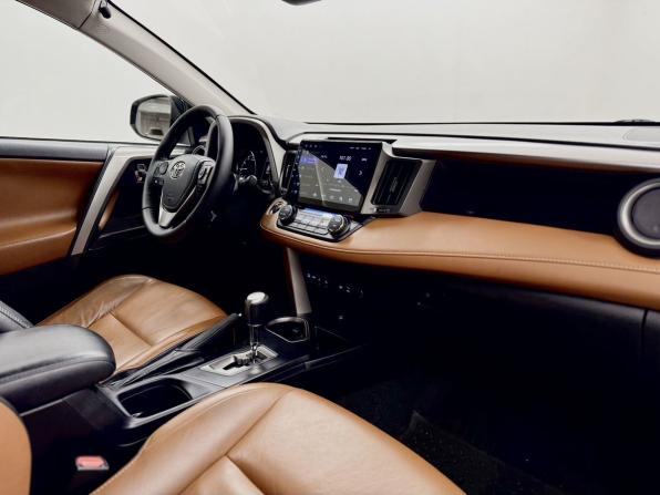 Toyota RAV4 IV (XA40) Рестайлинг с пробегом 2018 года, цена 2 760 000 рублей, 138000 км, внедорожник, Автокод Объявления