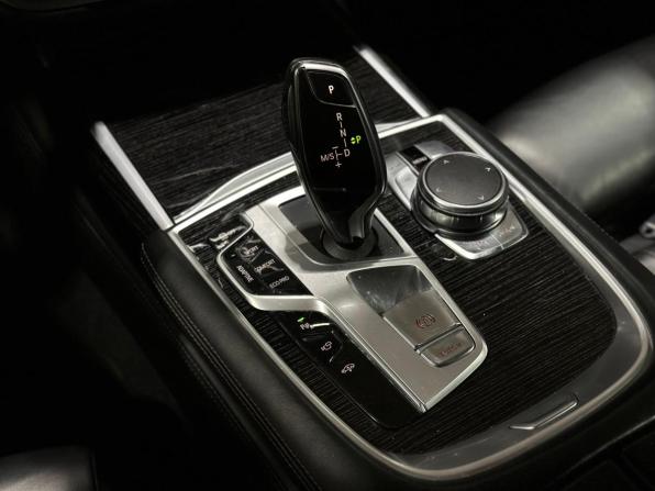 BMW 7 серии VI (G11/G12) с пробегом 2017 года, цена 3 090 000 рублей, 201222 км, седан, Автокод Объявления