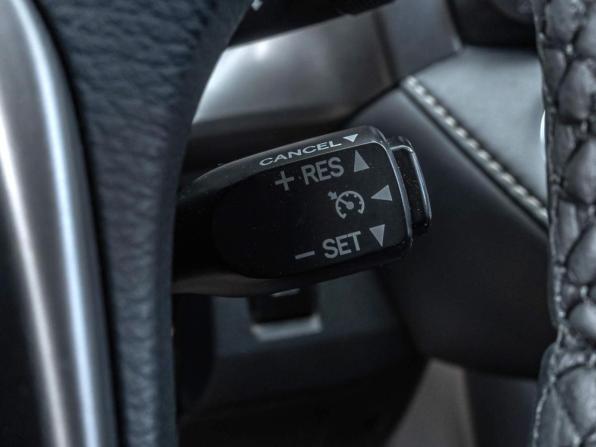 Toyota RAV4 IV (XA40) Рестайлинг с пробегом 2018 года, цена 2 377 500 рублей, 137908 км, внедорожник, Автокод Объявления