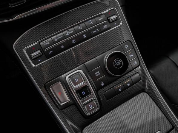 Hyundai Santa Fe IV Рестайлинг с пробегом 2021 года, цена 3 399 000 рублей, 94735 км, внедорожник, Автокод Объявления