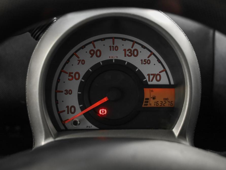 Peugeot 107 I Рестайлинг 2 Санкт-Петербург  - изображение 13