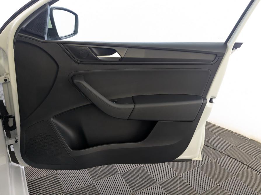Volkswagen Polo VI Москва  - изображение 22