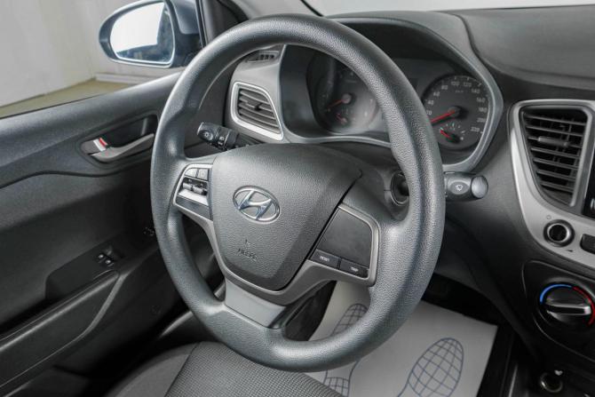 Hyundai Solaris II с пробегом 2017 года, цена 1 489 000 рублей, 111500 км, седан, Автокод Объявления