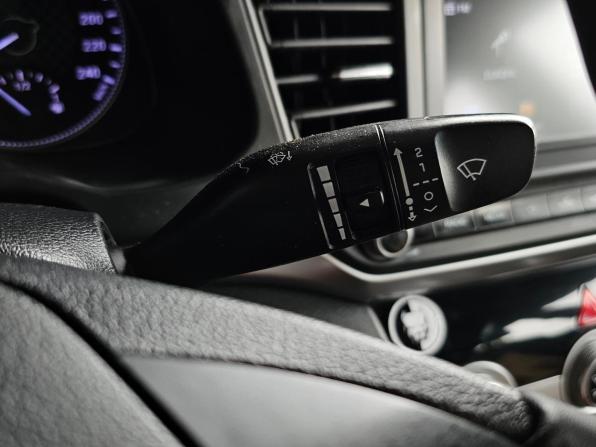 Hyundai Elantra VI (AD) Рестайлинг с пробегом 2019 года, цена 995 000 рублей, 196900 км, седан, Автокод Объявления