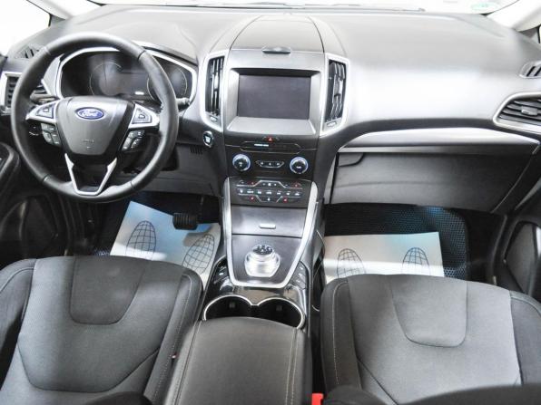 Ford S-MAX II с пробегом 2018 года, цена 1 599 000 рублей, 185229 км, минивэн, Автокод Объявления