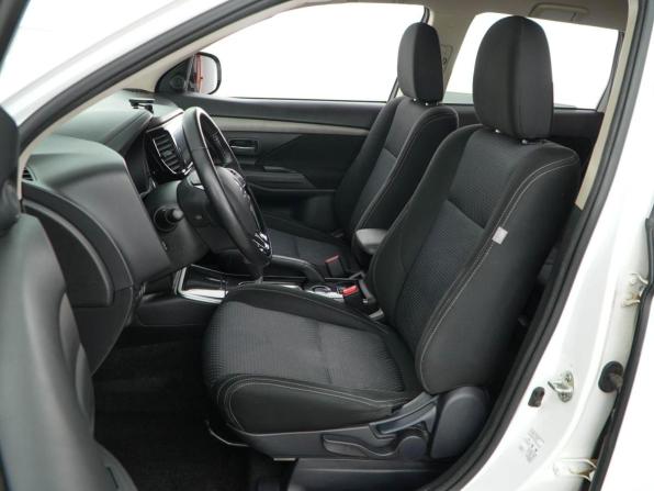 Mitsubishi Outlander III Рестайлинг 3 с пробегом 2018 года, цена 2 035 055 рублей, 99579 км, внедорожник, Автокод Объявления