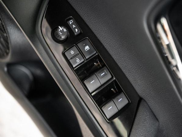Toyota Prius IV Рестайлинг (XW50) с пробегом 2019 года, цена 1 865 000 рублей, 94500 км, лифтбек, Автокод Объявления