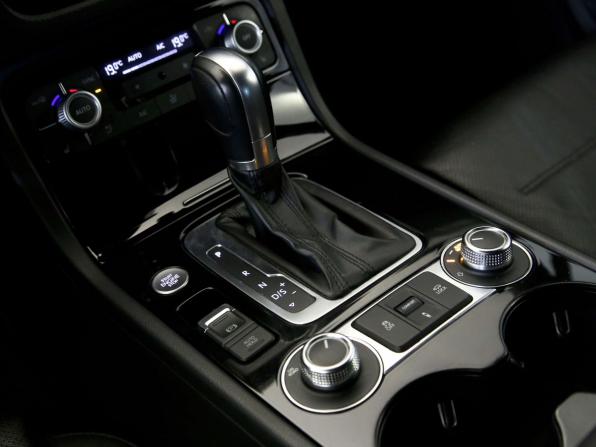 Volkswagen Touareg II Рестайлинг с пробегом 2018 года, цена 3 500 000 рублей, 123709 км, внедорожник, Автокод Объявления