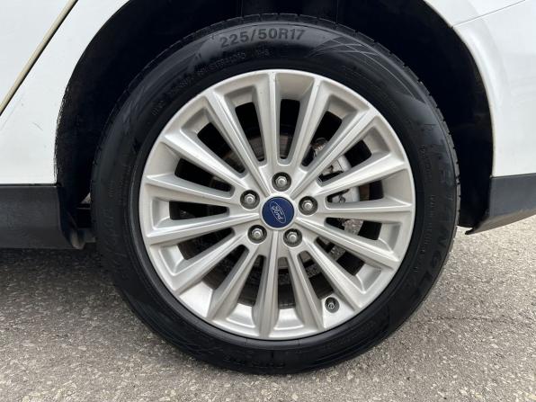 Ford Focus III Рестайлинг с пробегом 2016 года, цена 1 300 000 рублей, 88458 км, хэтчбек, Автокод Объявления