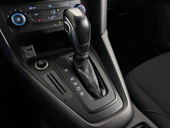 Ford Focus III Рестайлинг с пробегом 2015 года, цена 940 000 рублей, 142206 км, универсал, Автокод Объявления