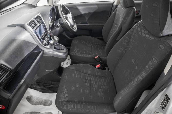 Toyota Ractis II с пробегом 2015 года, цена 979 000 рублей, 146800 км, хэтчбек, Автокод Объявления