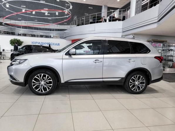 Mitsubishi Outlander III Рестайлинг 2 с пробегом 2017 года, цена 1 799 000 рублей, 145500 км, внедорожник, Автокод Объявления