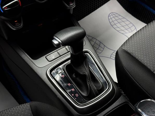Kia Rio IV Рестайлинг с пробегом 2021 года, цена 1 549 000 рублей, 81826 км, седан, Автокод Объявления