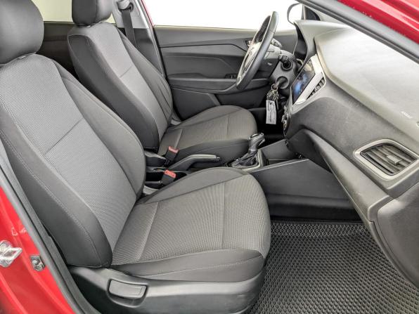 Hyundai Solaris II с пробегом 2019 года, цена 1 275 000 рублей, 163556 км, седан, Автокод Объявления