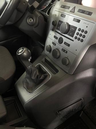 Opel Zafira B Рестайлинг с пробегом 2013 года, цена 819 000 рублей, 196939 км, минивэн, Автокод Объявления
