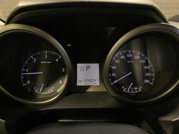 Toyota Land Cruiser Prado 150 Series Рестайлинг 1 с пробегом 2014 года, цена 2 850 000 рублей, 245081 км, внедорожник, Автокод Объявления
