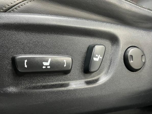 Toyota Land Cruiser Prado 150 Series Рестайлинг 1 с пробегом 2014 года, цена 3 780 000 рублей, 307833 км, внедорожник, Автокод Объявления