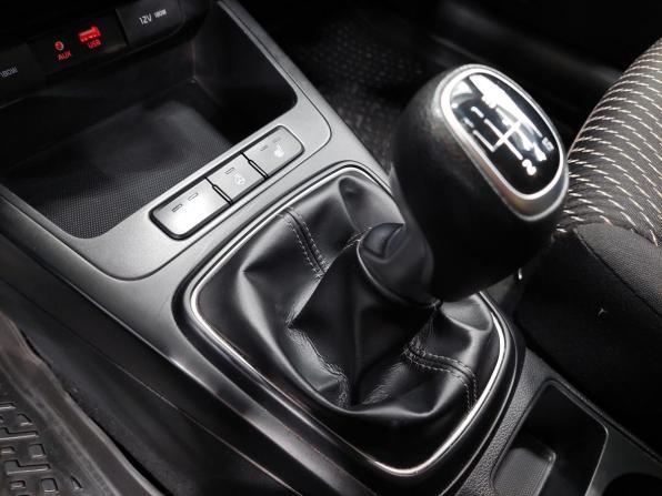 Kia Rio IV с пробегом 2019 года, цена 1 350 000 рублей, 66000 км, седан, Автокод Объявления
