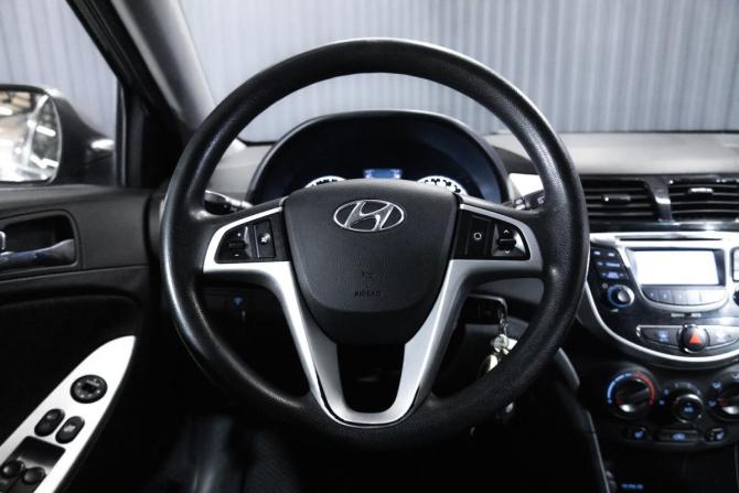Hyundai Solaris I с пробегом 2012 года, цена 649 000 рублей, 195212 км, хэтчбек, Автокод Объявления