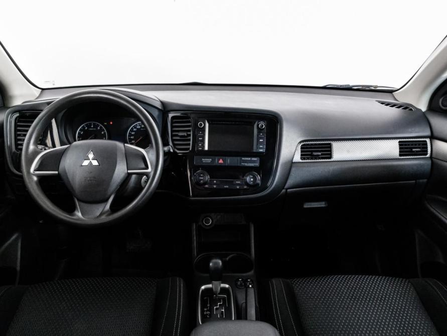 Mitsubishi Outlander III Рестайлинг 2 Санкт-Петербург  - изображение 11